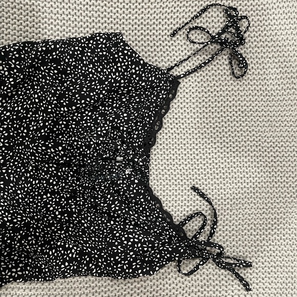 LIKE NEW Princess Polly Black and White Romper - Picture 3 of 3